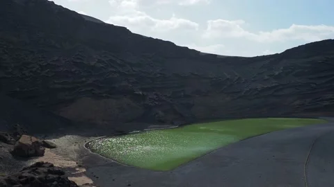 The surf on volcanic black beach El Golfo, island Lanzarote Vidéo 132295043