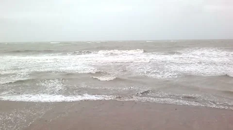 Surf waves on the beach 스톡 동영상 7135190