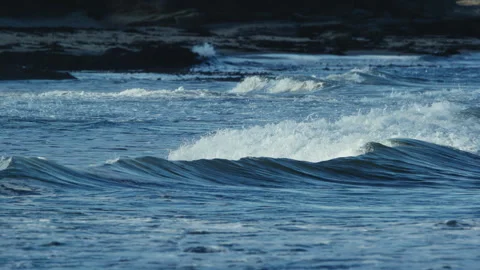 Surf Waves in Super Slow-motion. Vídeo Stock 249845356