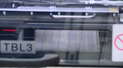 Surface Mount Technology on circuit boards Vidéo 68501356