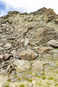 Surface of rocks with sedimented debris over time. Martian landscape. Foto stock