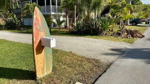Surfboard converted into a mailbox Stock-Fotos