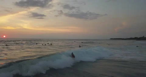 Surfer 360 wave riding Stock Footage 131817146