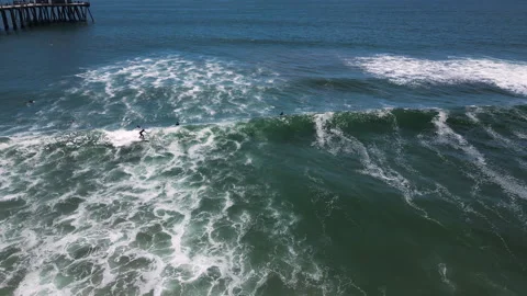 Surfer falling off of board 動画素材 241196877