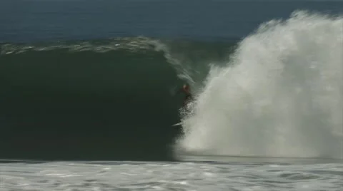 Surfer getting tubed backside 動画素材 55455739