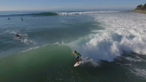 Surfer riding a perfect wave 库存影片 73838295