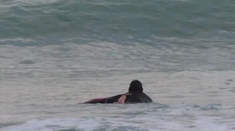 Surfer surfing 스톡 동영상 32180471