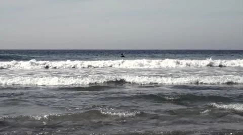 Surfer waiting the right wave Video stock 45564612