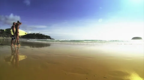 Surfer walking Video stock 27495466