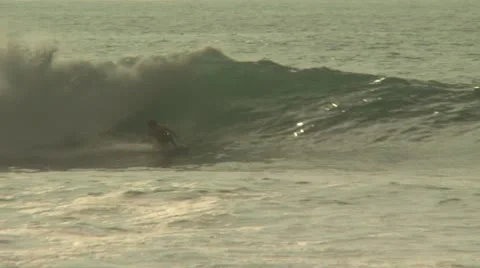 Surfer Wiping Out 動画素材 19143534