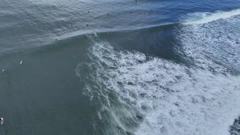 Surfers and Ocean Waves Stockbeeldmateriaal 254995629