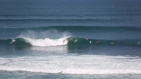 The surfers and waves, marine elements Beach, Uluwatu, Bali, Indonesia. Vidéo 66579898