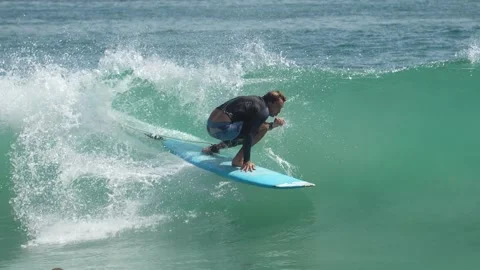 Surfers on small waves in Phuket, surfing in Southeast Asia 库存影片 294673398