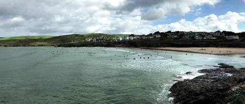 Surfers waiting for waves 库存影片 91374635