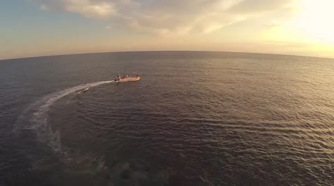 Surfing behind a boat Vidéo 68169615