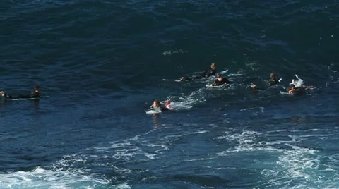 Surfing Big Waves Slow Motion Vídeos de archivo 7750736