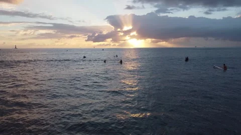Surfing in Ohau at sunset 스톡 동영상 254049272