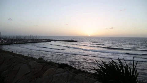 Surfing sun set 2 Video stock 81011592