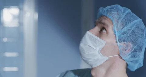 Surgeon corrects a lamp in the operating room Stock Footage 117466846