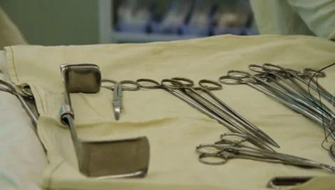 Surgeon equipment 動画素材 7416667