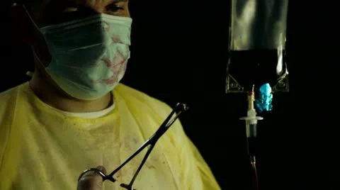 Surgeon Removes Bullet 動画素材 12849839