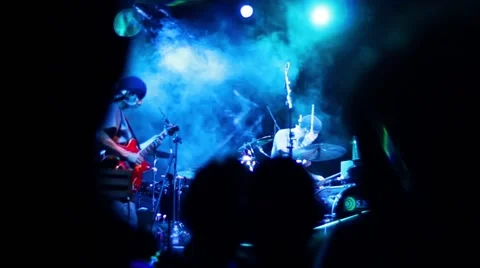 SURGEONS CROWDS PLAY CONCERT 動画素材 40390630