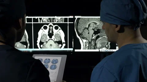 Surgeons diagnosis Stockbeeldmateriaal 210459461