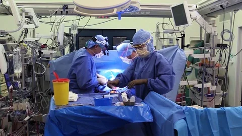 Surgeons in operation Stock Footage 85925605