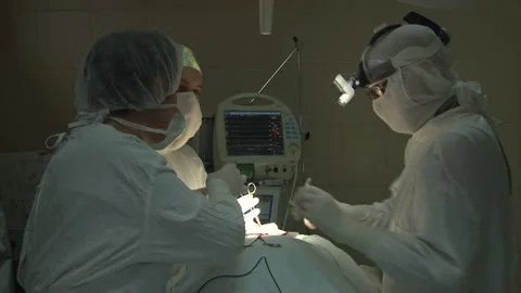 Surgeons on operation Stock Footage 130793900