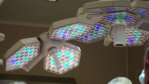 Surgery - scialytic Stockbeeldmateriaal 83316195