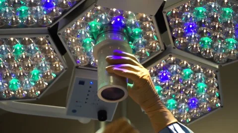 Surgery - scialytic Stockbeeldmateriaal 83318098