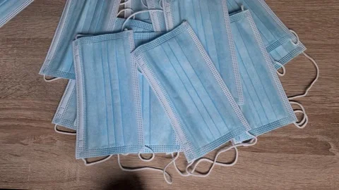 Surgical Mask Dropping On Table Видео 156042005
