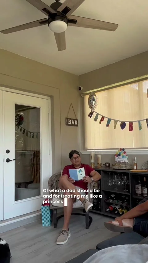 Surprising My Dad With World Cup Tickets, Orlando, Florida, USA - 22 May 2026 Vídeo Stock 340160971