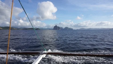 Surrounded by islands 動画素材 77705349