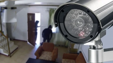 Surveillance camera caught and recorded the burglar breaking into the house 스톡 동영상 83404323