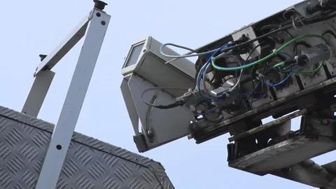 Surveillance camera keeps track of all Vidéo 121809809