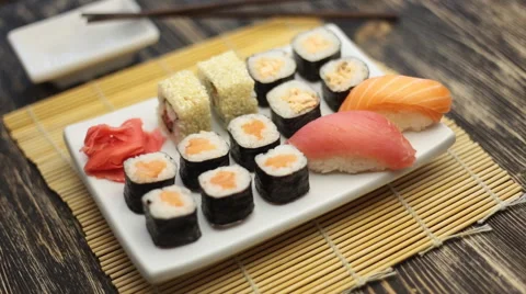 Sushi rotate on a plate Stock Footage 59902152