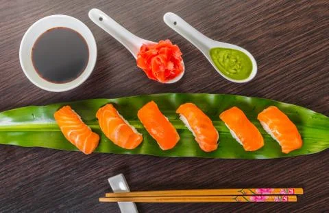 Sushi with salmon on a leaf Foto stock