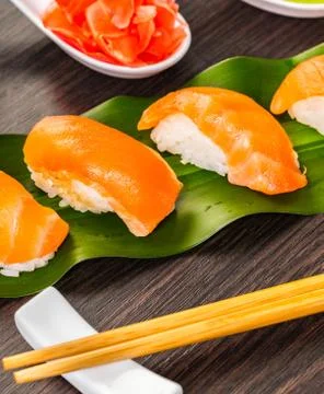 Sushi with salmon on a leaf Foto stock