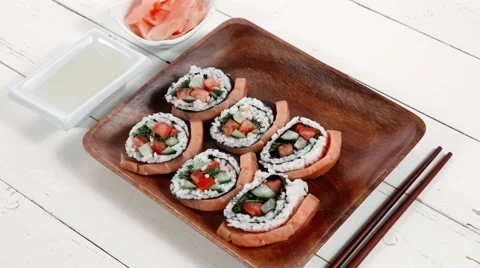 Sushi sashimi with ginger Vídeos de archivo 63966204