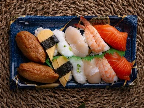 Sushi sets in plastic box trays for Delivery service. Foto stock