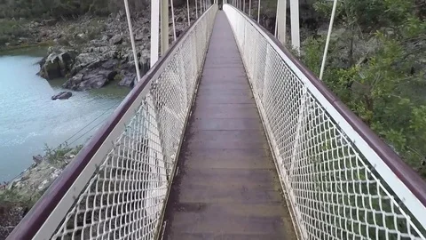Suspension Walking Bridge Vidéo 79987936