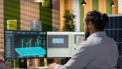 Sustainability RD expert develops integrated clean energy solutions Video stock 316001771