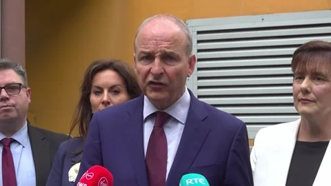 'Sustainable funding programme needed' to increase Irish public transport servi Vídeos de archivo 344567059