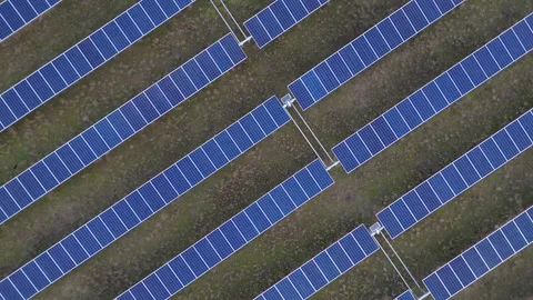 Sustainable Power Generation, Drone View of Solar Farm 库存影片 324760425