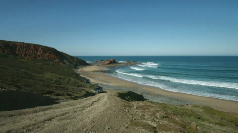 SUV coming up the beach access road Vídeo Stock 46970966