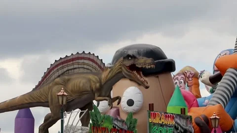 Swanage, dinosaur moving 스톡 동영상 137925814