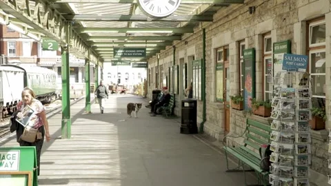 Swanage, steam railway, platform 스톡 동영상 137828506