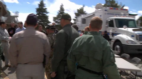 Swat Team making plans to enter building Stock Footage 31993093