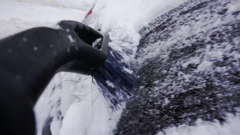 Sweep the snow off the car. Stock Footage 194267607